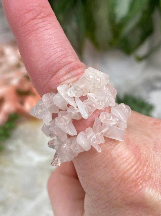 Crystal-Rose-Quartz-Chip-Ring