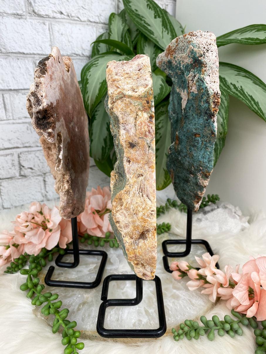 Large-amethyst- on-black-stands