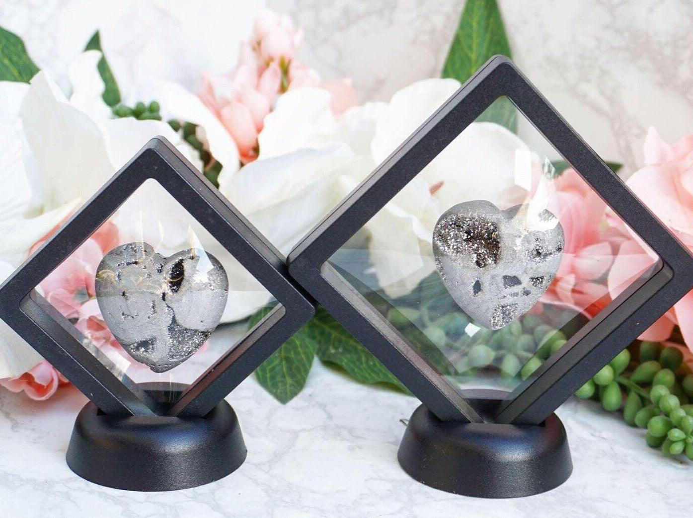 stretch-plastic-crystal-stand