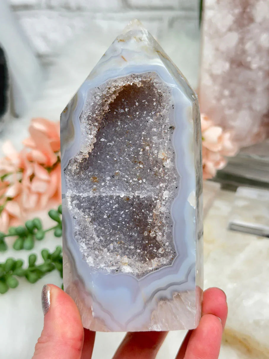 neutral-brown-druzy-agate-point