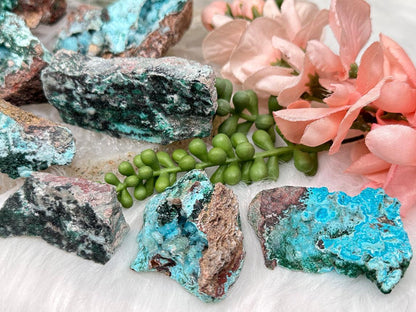 druzy-chrysocolla-with-brown-matrix