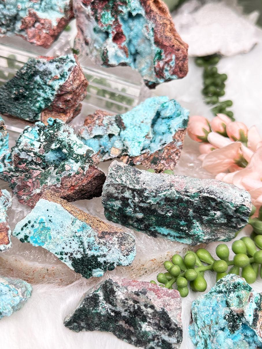 druzy-chrysocolla-with-green-malachite-clusters