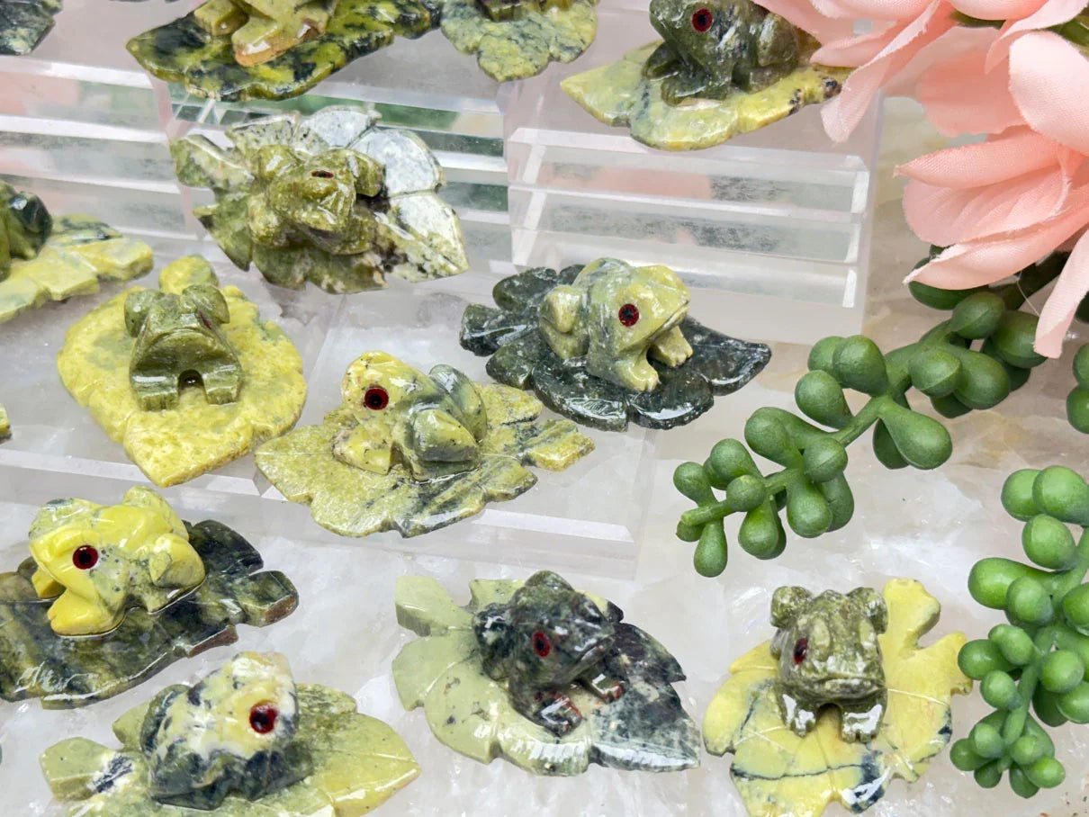 serpentine-frog-crystal-carvings