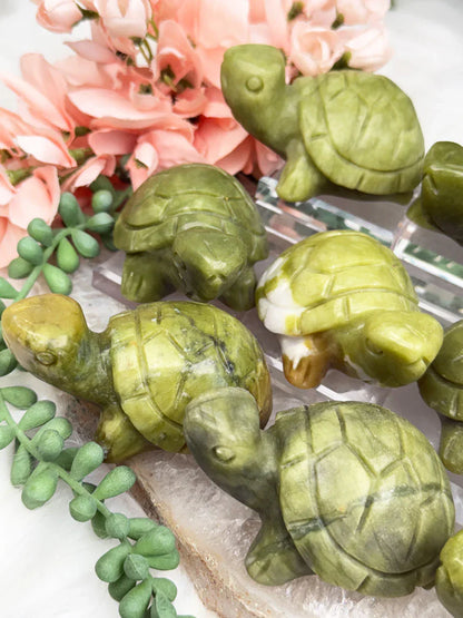 green-serpentine-turtle-crystal-carving