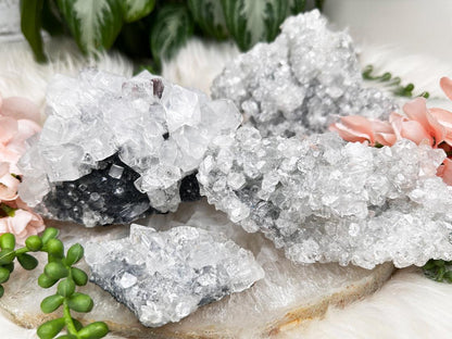 gray-white-clear-apophyllite