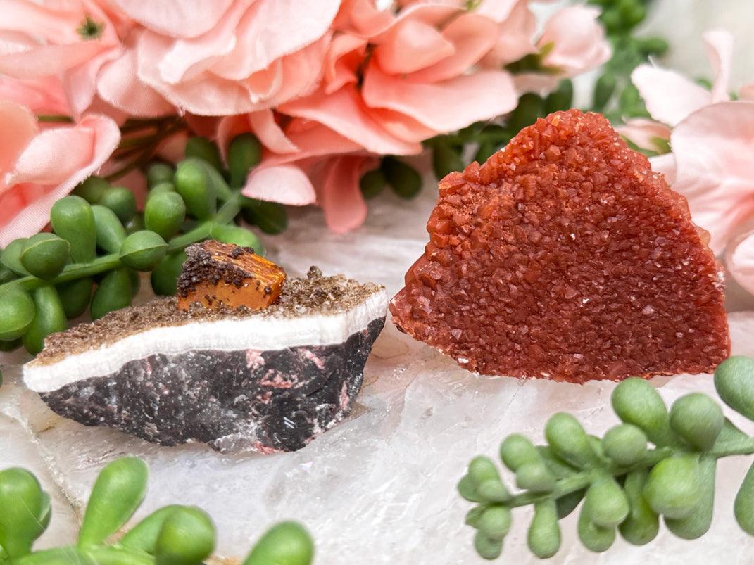 wulfenite-calcite-orange-crystals