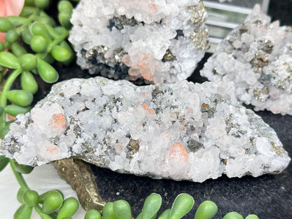 chalcopyrite-hematite-quartz