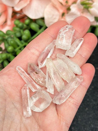 small quartz points