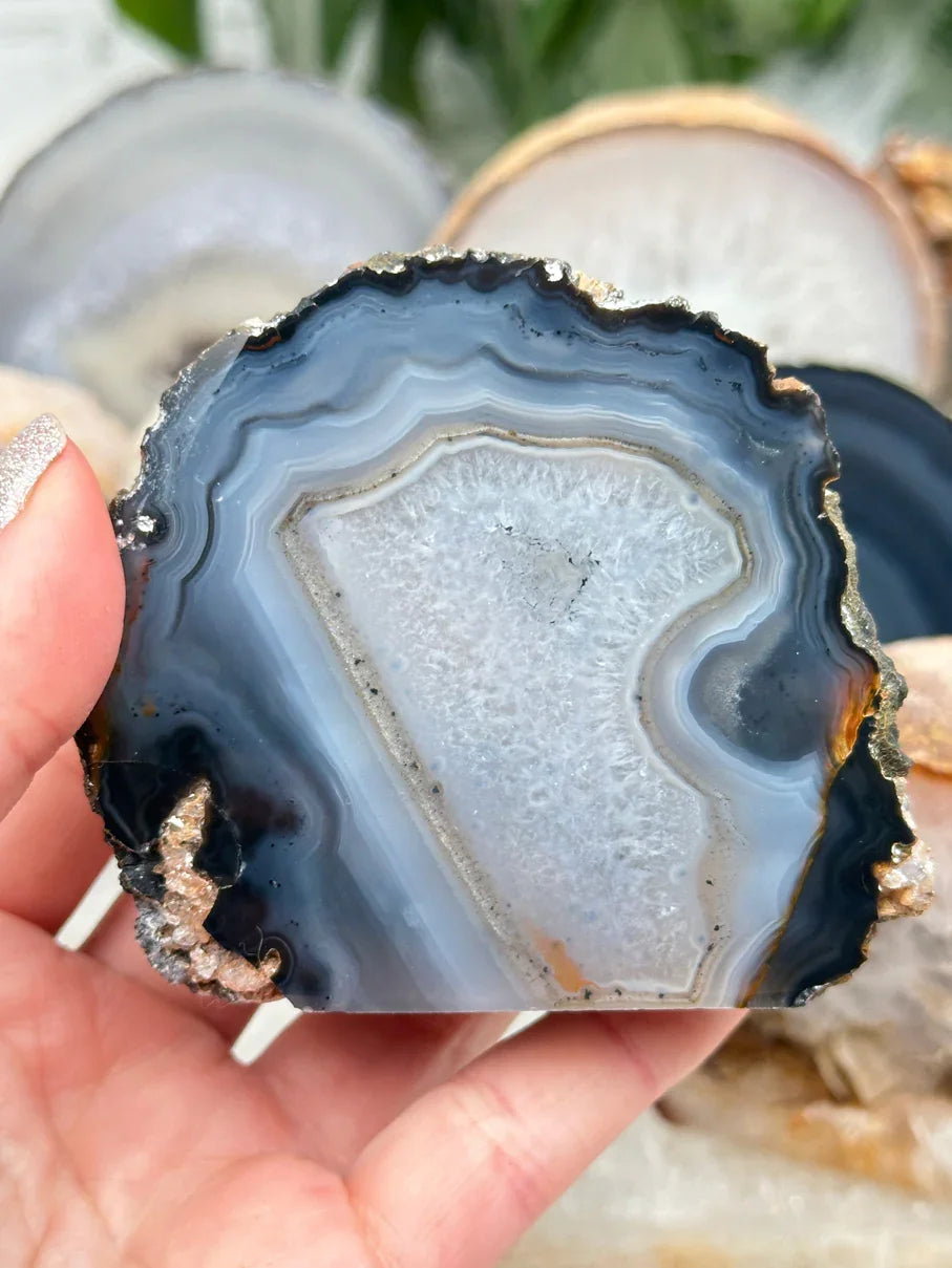 Standing Geodes