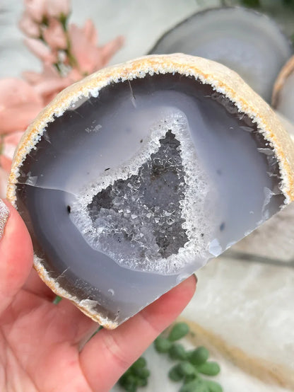 Standing Geodes