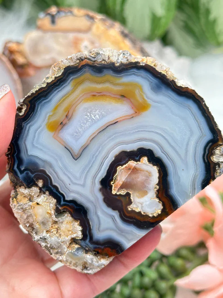 Standing Geodes