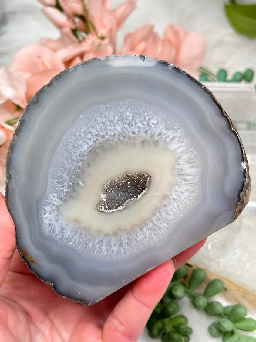 Standing Geodes