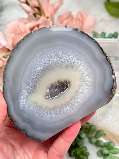 Standing Geodes