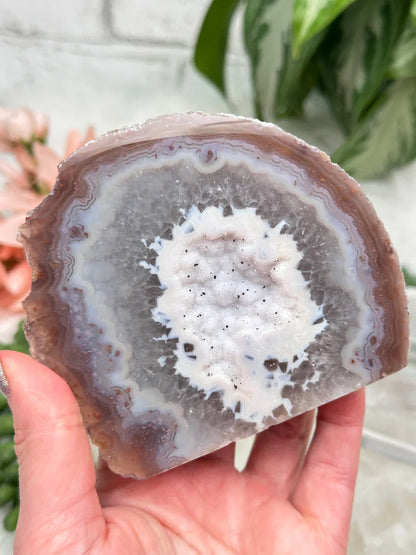 Standing Geodes