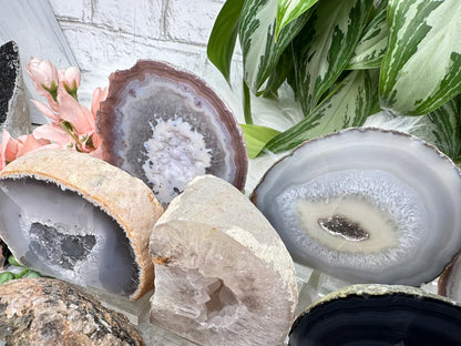 Standing Geodes