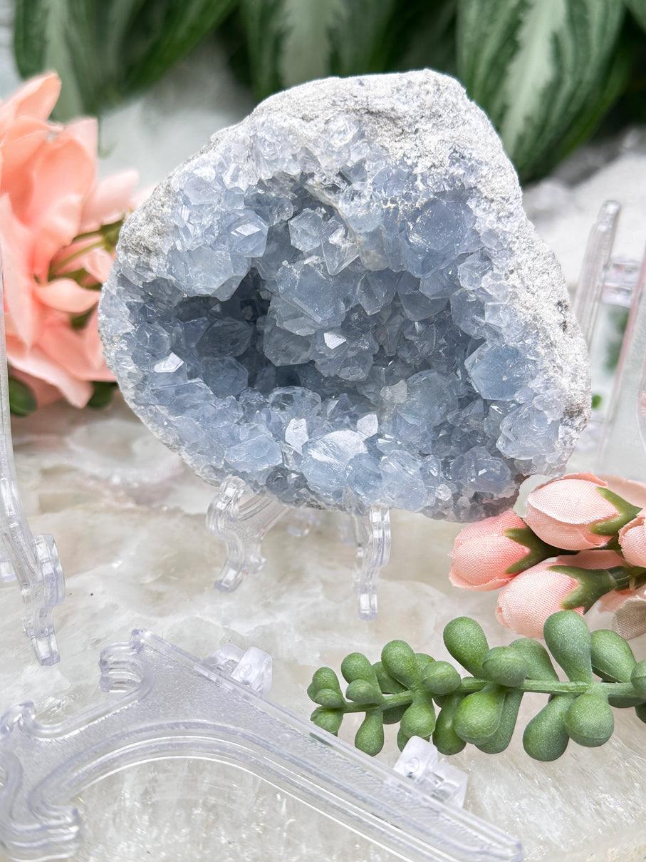 clear-plastic-easel-stand-for-crystals