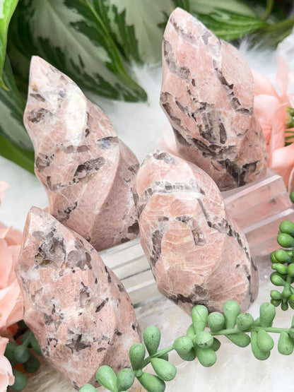 peach-moonstone-flame-crystals