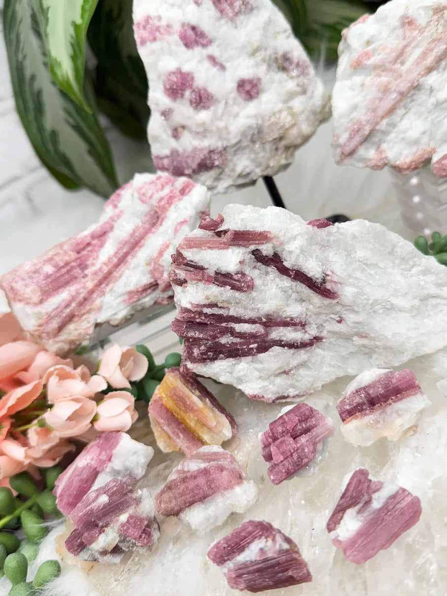 pink-tourmaline-in-albite-crystals