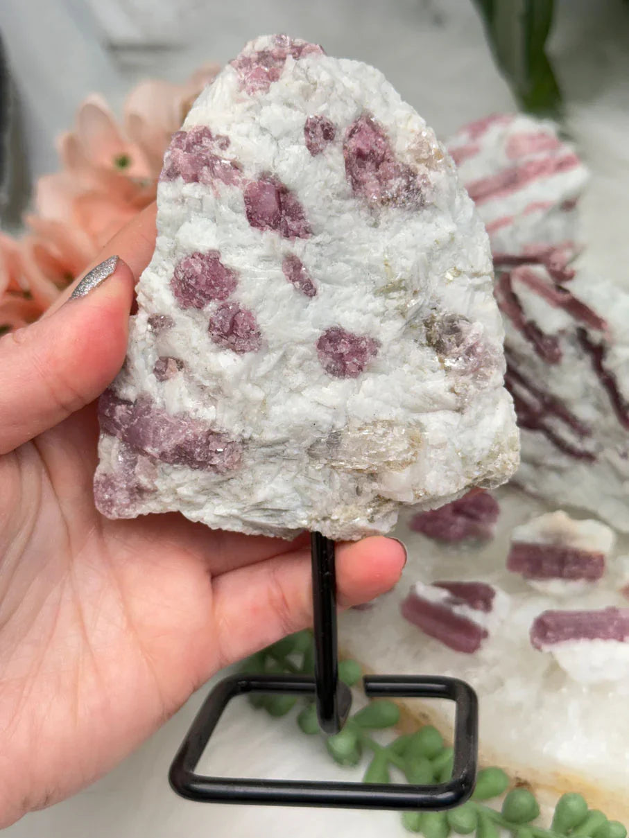 pink-tourmaline-in-albite-crystals