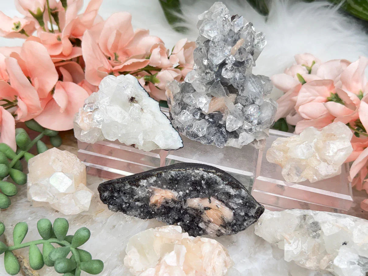 Apophyllite Heulandite Clusters