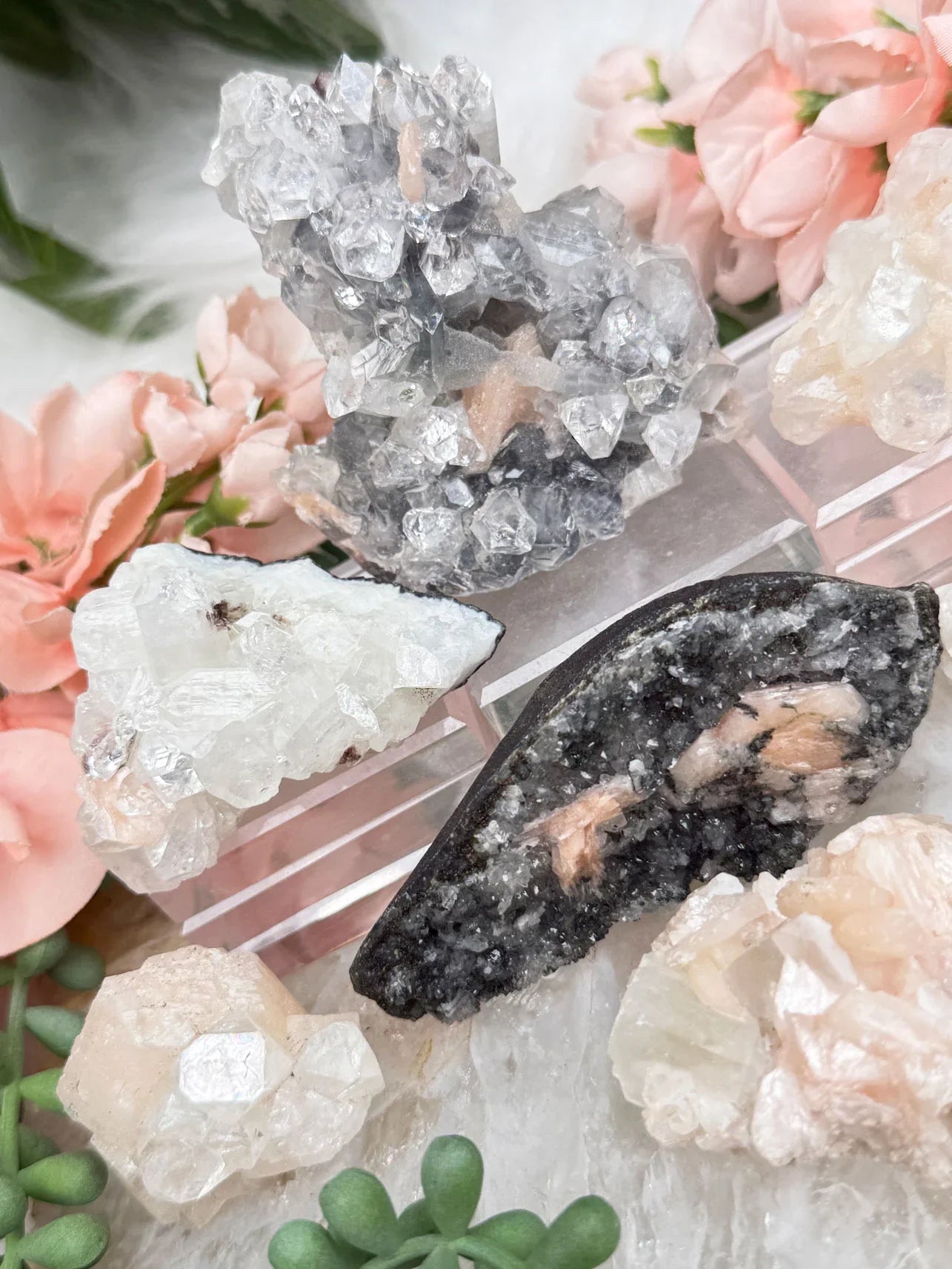 Apophyllite Heulandite Clusters