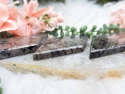 black-gold-pyrite-slabs