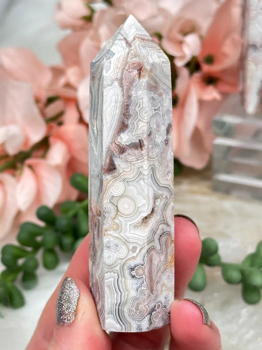 druzy-quartz-red-white-crazy-lace-agate-point