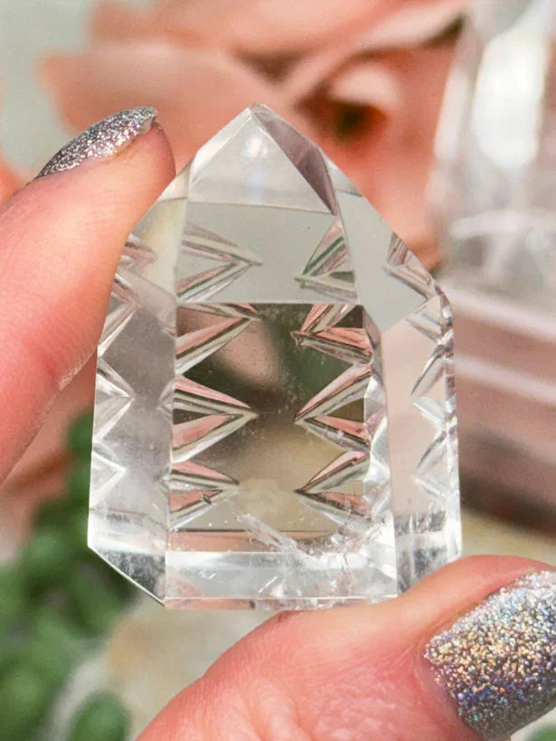 carved-walter-lopes-quartz-point