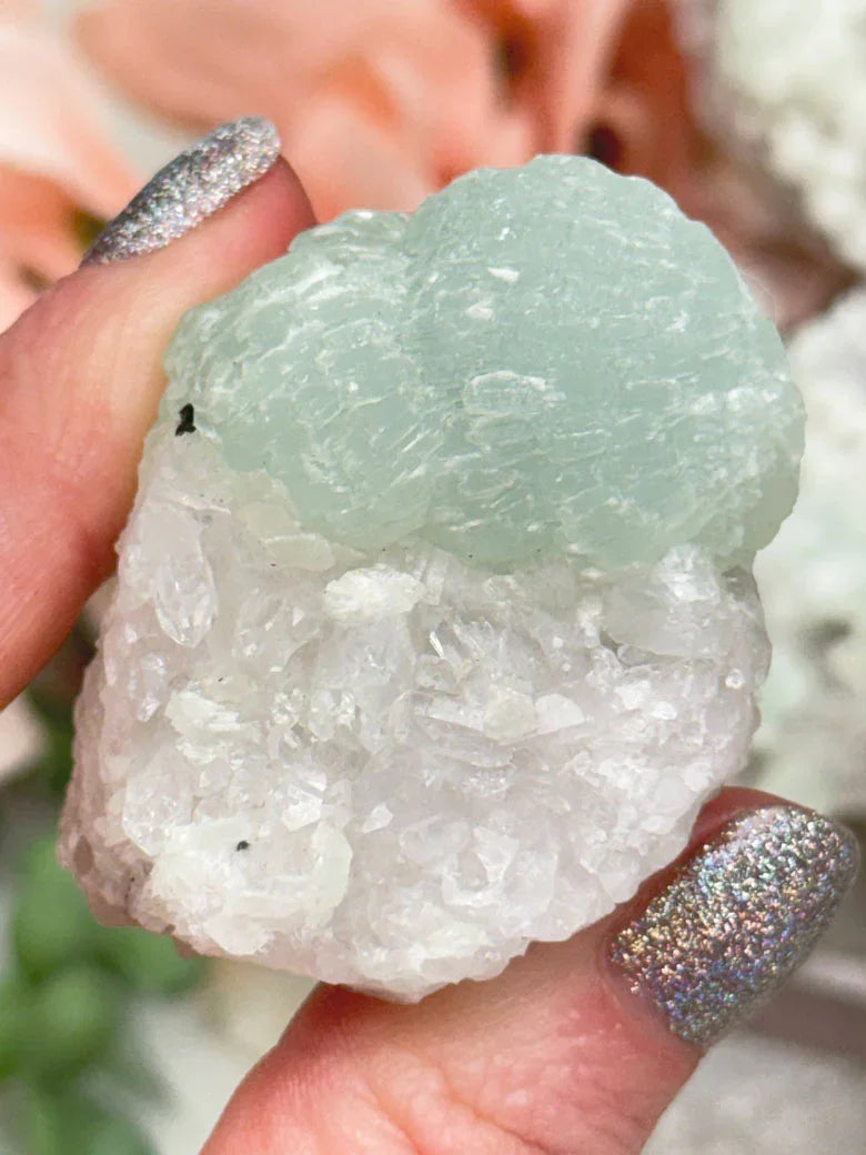 green-prehnite-on-quartz