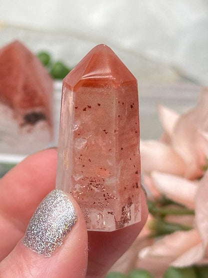 hematite-polka-dot-quartz-point