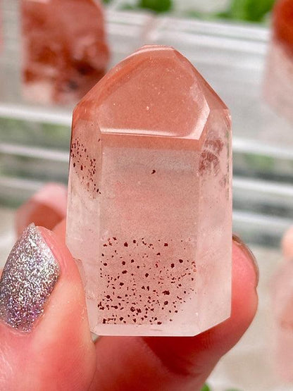 hematite-polka-dot-quartz-point