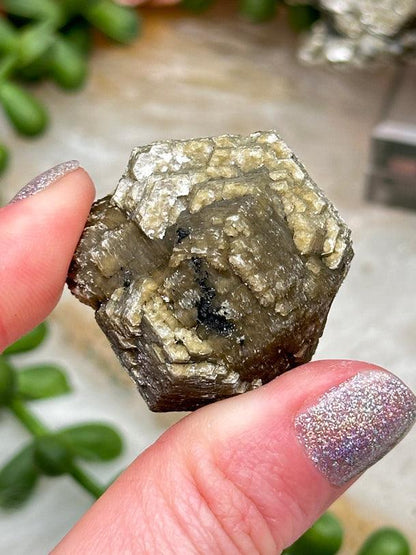 black-tourmaline-mica-quartz