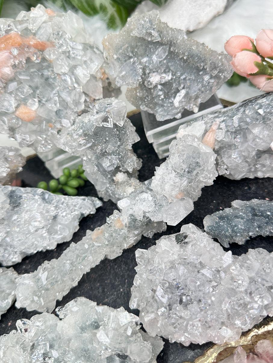 gray-apophyllite-clusters