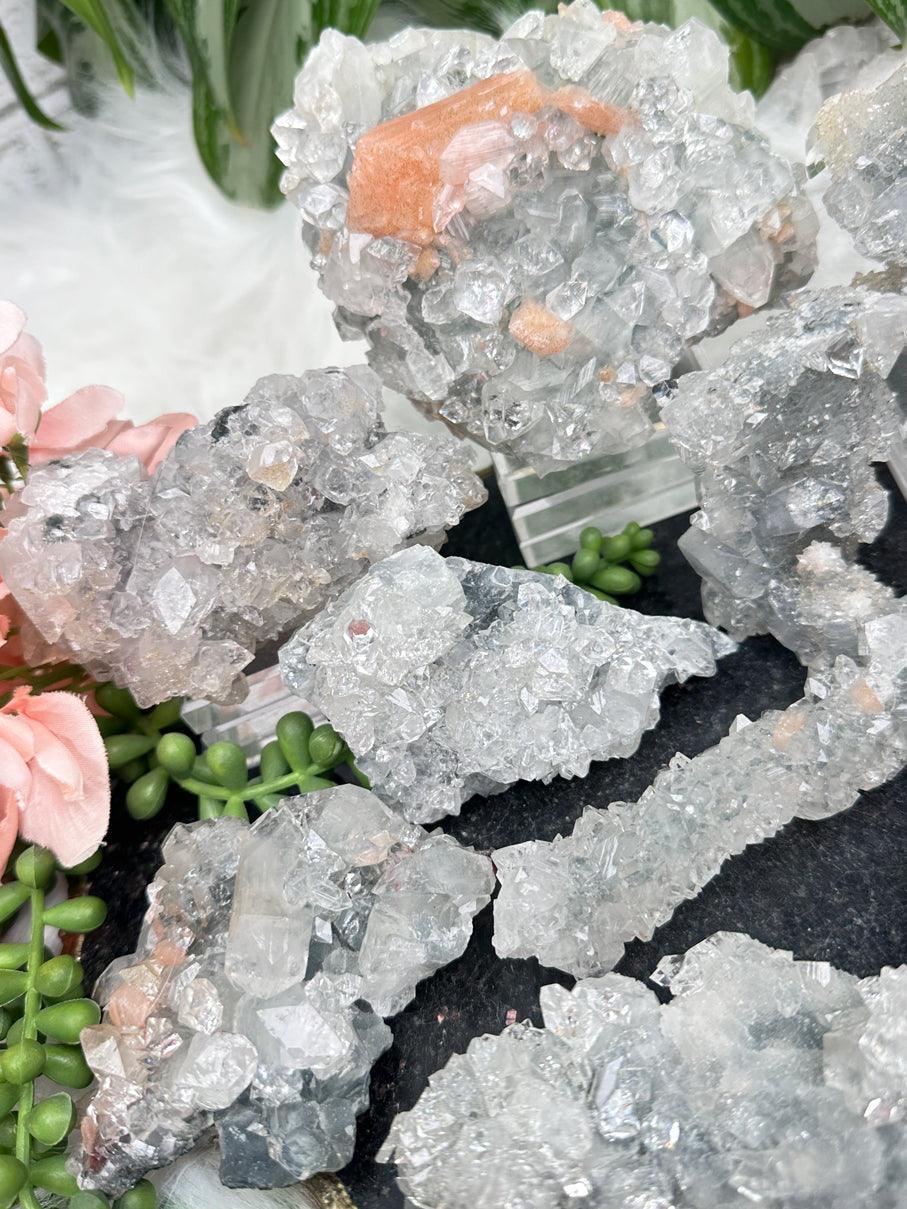 gray-apophyllite-clusters