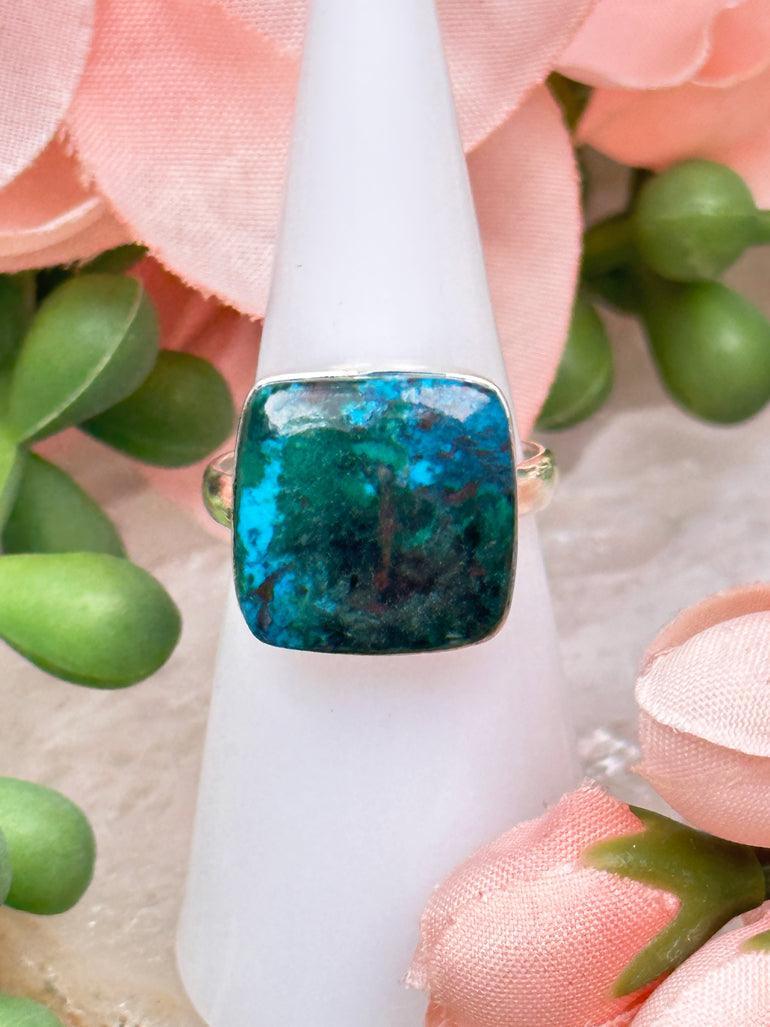triangle-malachite-ring