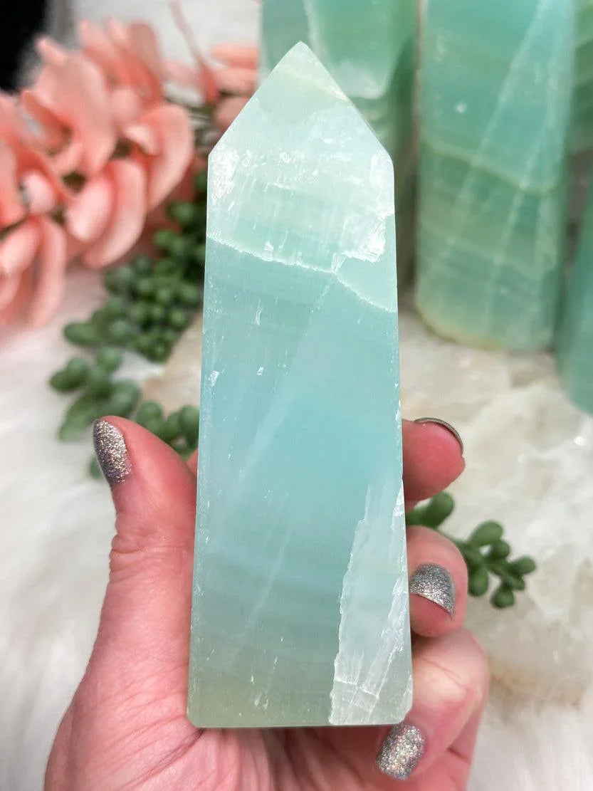 calcite-points-with-teal