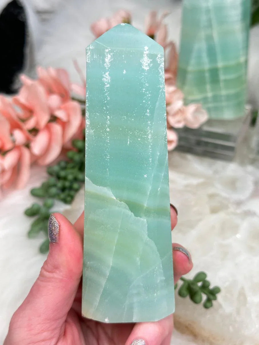 calcite-points-with-teal