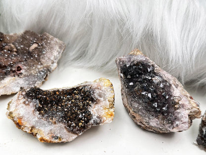 druzy-chalcedony-on-morocco-quartz