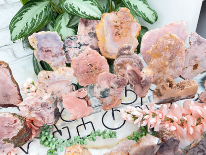 pink-amethyst-crystals-on-stands