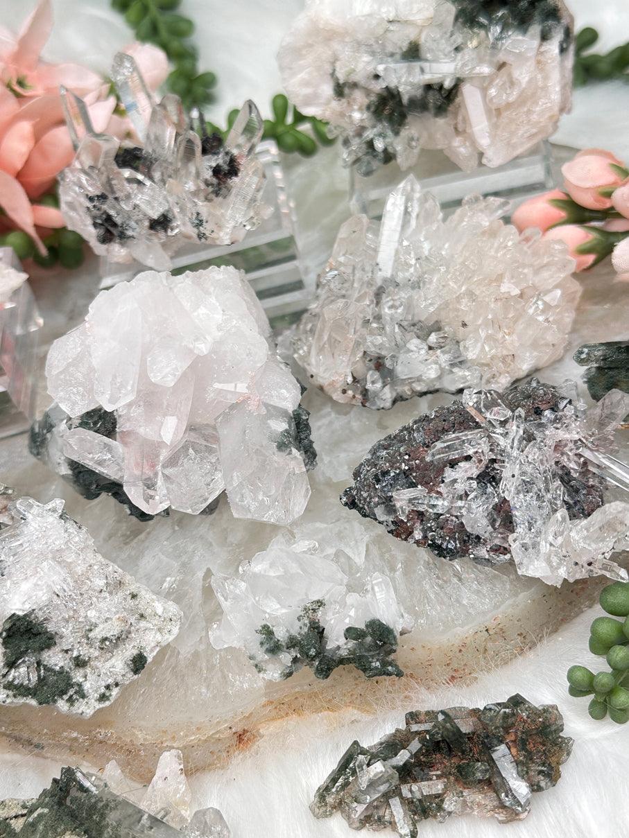 chlorite-in-colombian-quartz-clusters