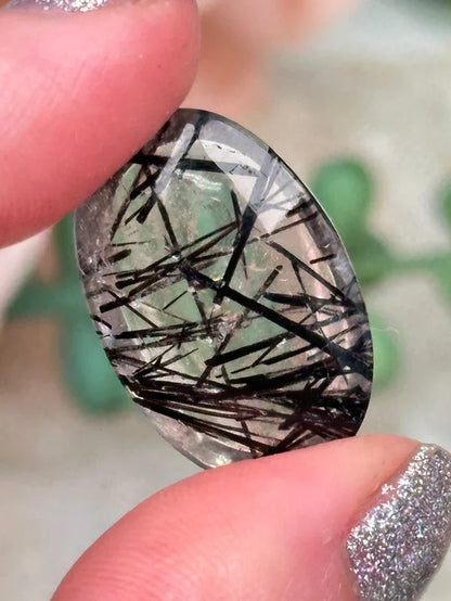 gray-garden-quartz-cabochon
