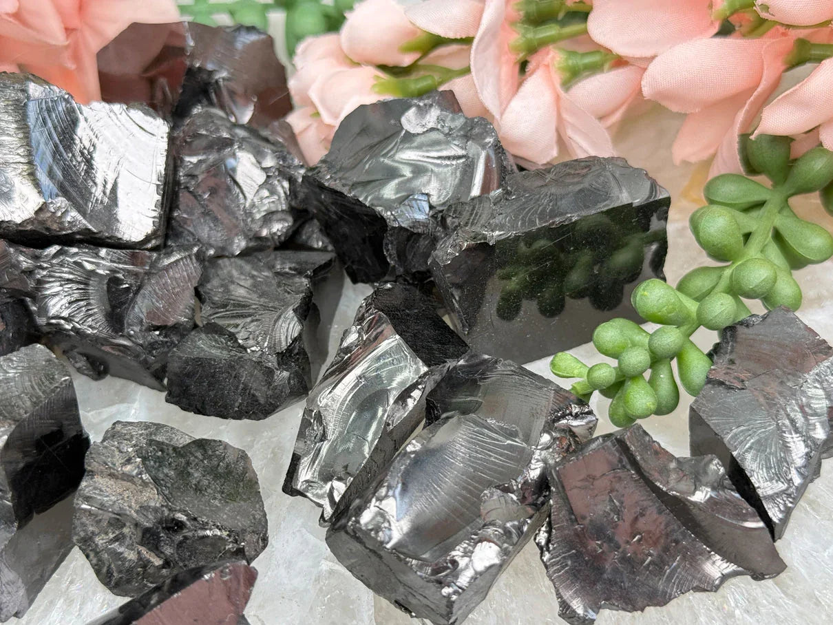 black-colombian-shungite-raquerite