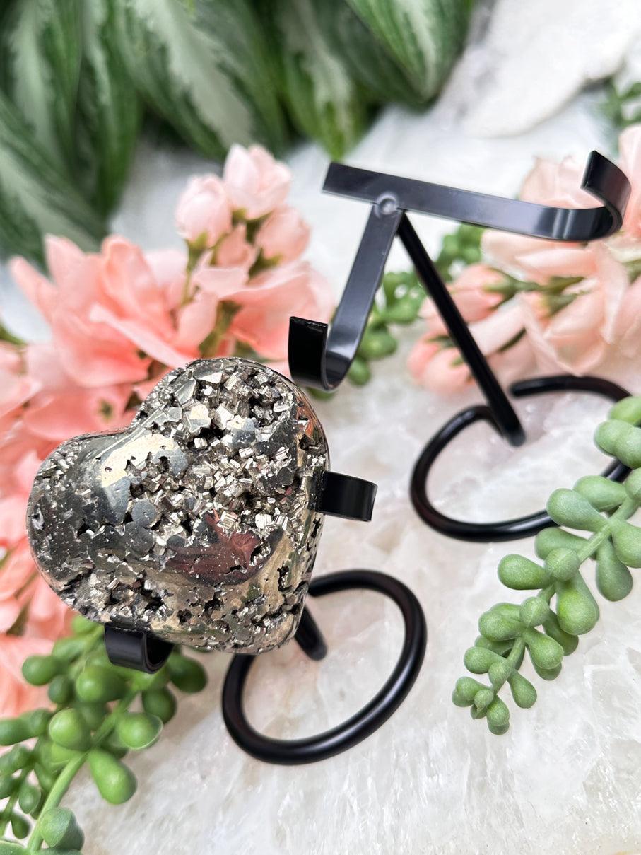 black-crystal-heart-stand