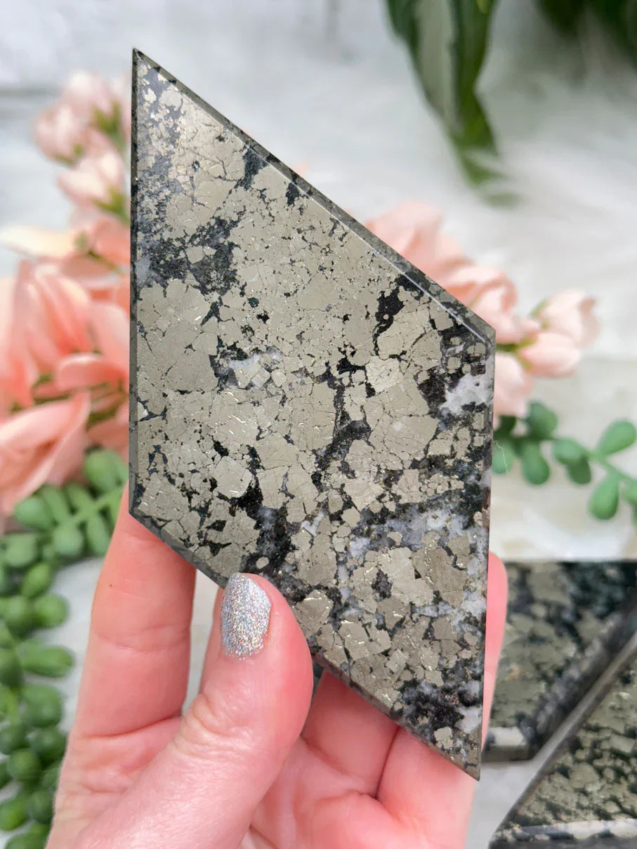 black-pyrite-diamond-slab