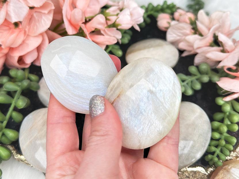 blue-flash-white-moonstone-palms