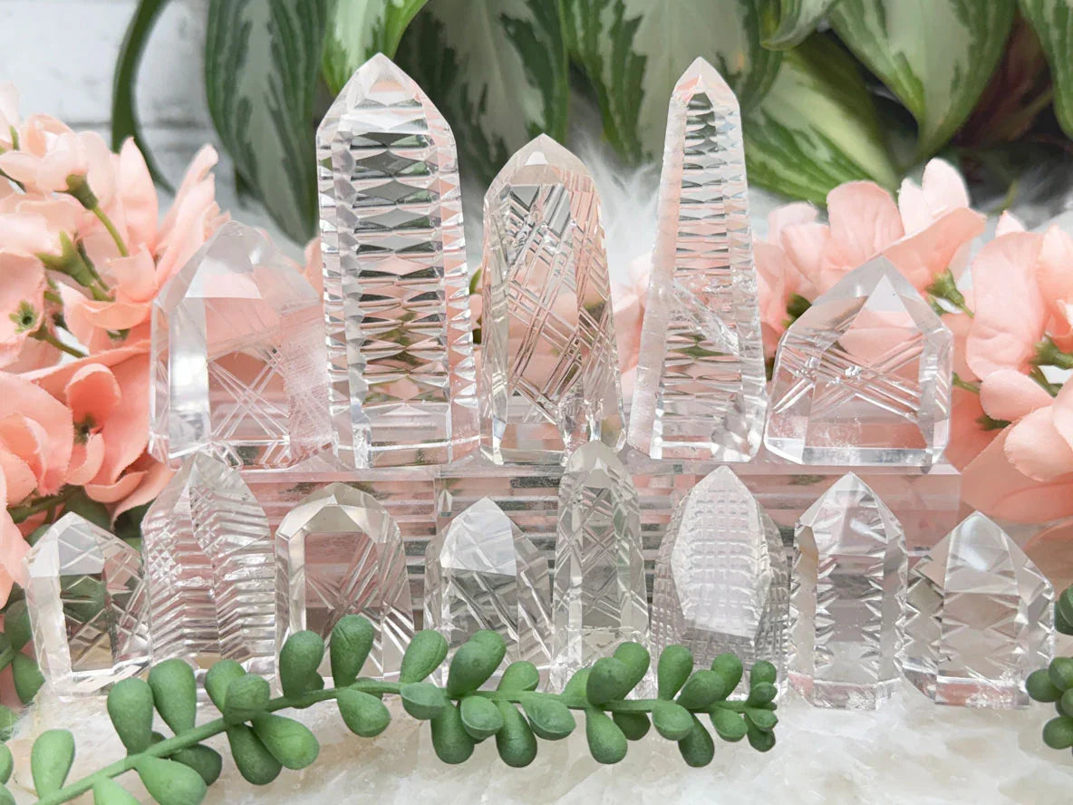 carved-quartz-points-by-walter-lopes