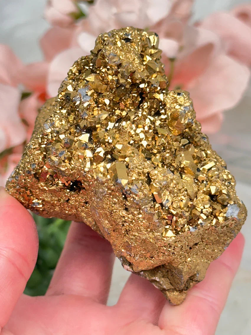 chunky-gold-aura-quartz-geode