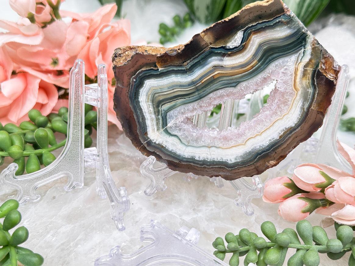 clear-plastic-crystal-easel