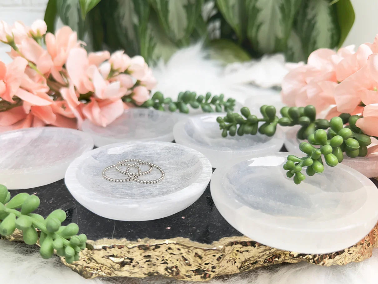 cute-selenite-ring-dish-side