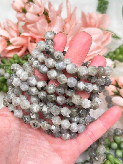    diamond-cut-labradorite-stone-bracelet